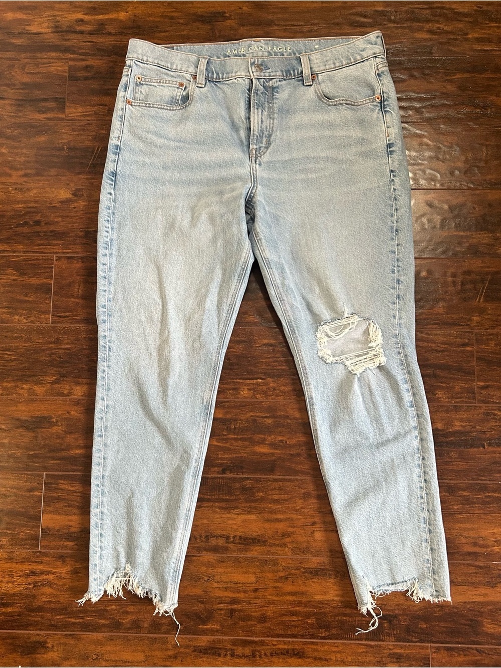 NEW American Eagle Light Blue Distressed Ankle Jeans